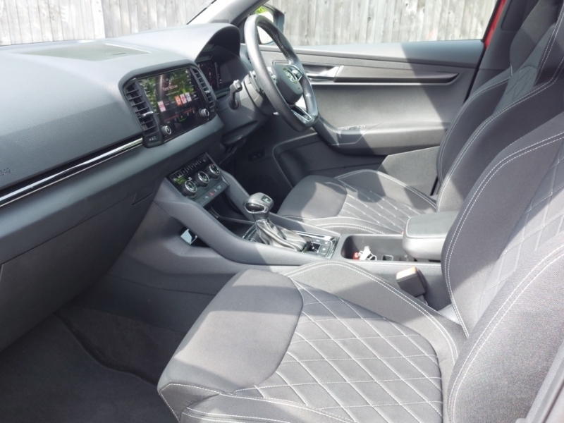 Skoda Karoq 1.5 Tsi Sport Line Dsg Red #5