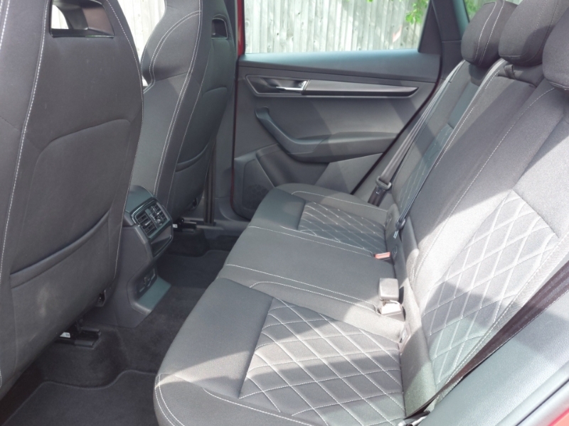 Skoda Karoq 1.5 Tsi Sport Line Dsg Red #6