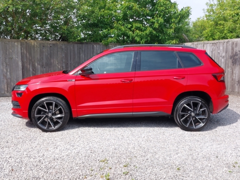 Skoda Karoq 1.5 Tsi Sport Line Dsg Red #4