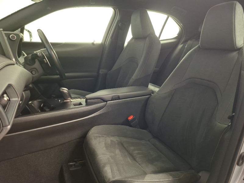 Lexus UX 300E 150Kw 72.8 Kwh E-cvt SJ24ZNL Silver #5