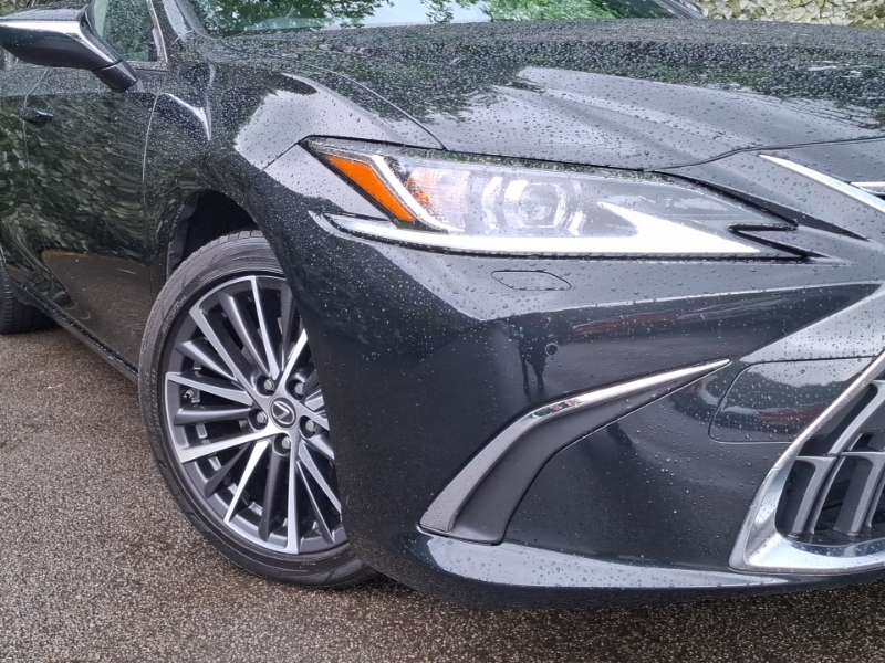 Lexus ES 300H 2.5 Cvt Premium Edition Red #20
