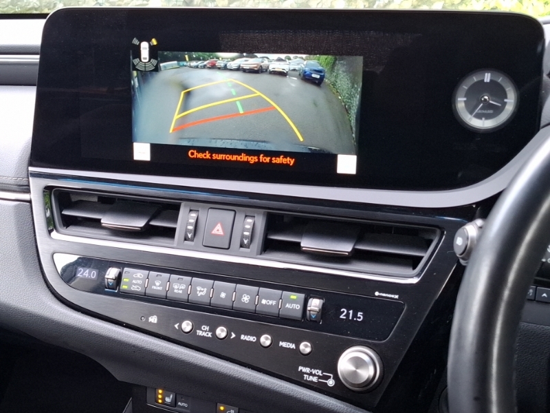 Lexus ES 300H 2.5 Cvt Premium Edition Red #9