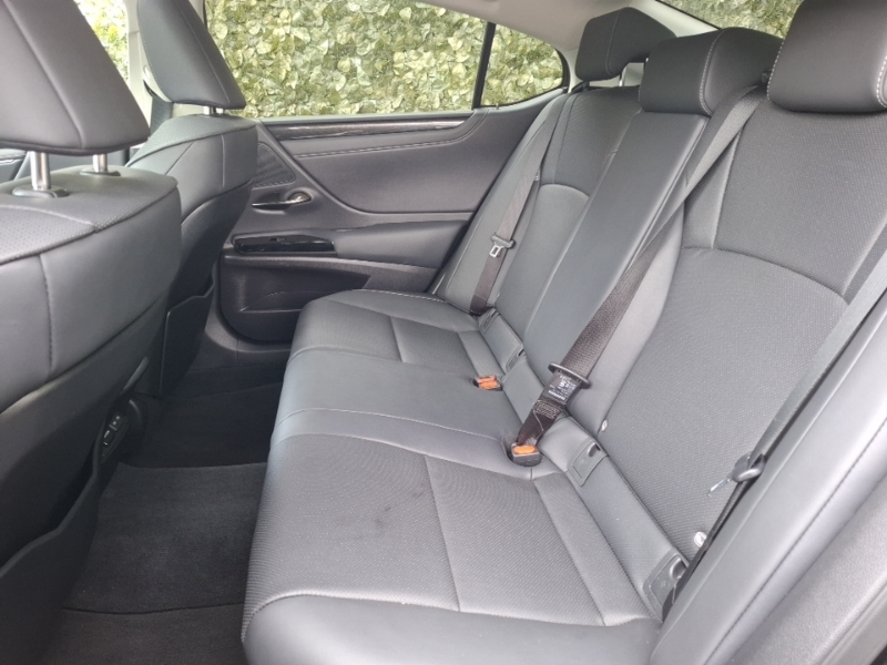Lexus ES 300H 2.5 Cvt Black #6