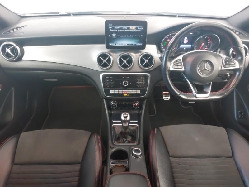 Mercedes-Benz GLA Class Gla 200 Amg Line White #3