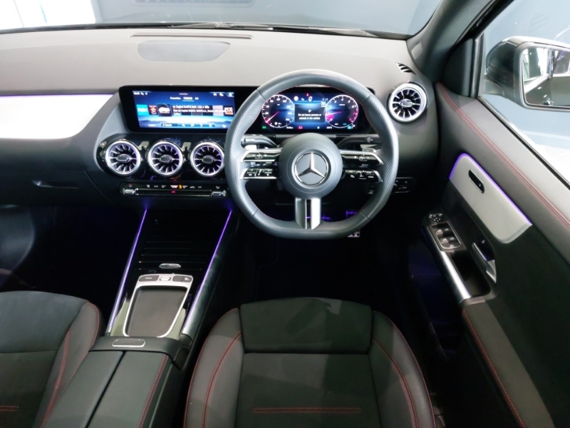 Mercedes-Benz GLA Class 200 Amg Line Executive White #8
