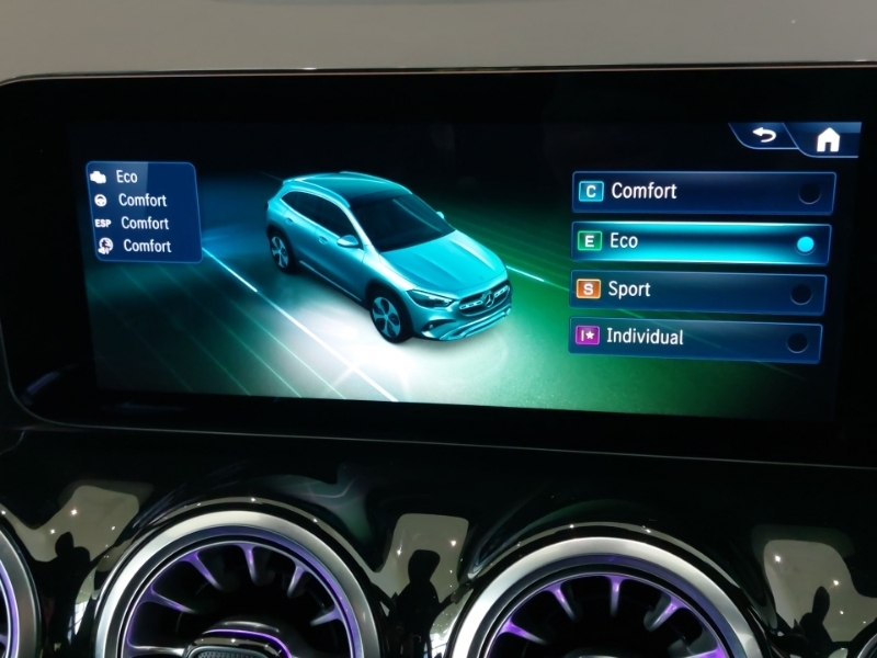 Mercedes-Benz GLA Class 200 Amg Line Executive White #15