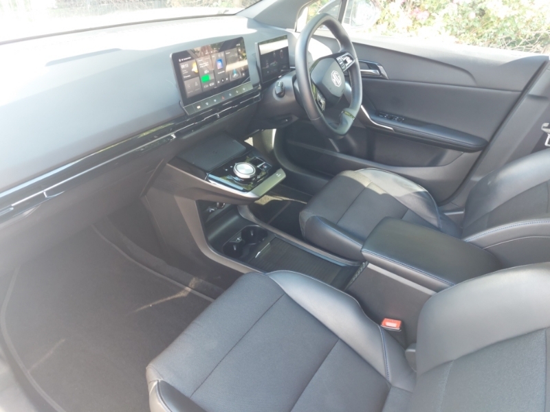 MG MG4 150Kw Trophy Ev Long Range 64Kwh White #5
