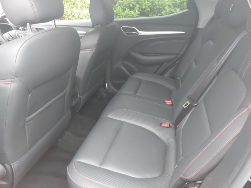 MG ZS 1.5 Vti-tech Exclusive Black #6