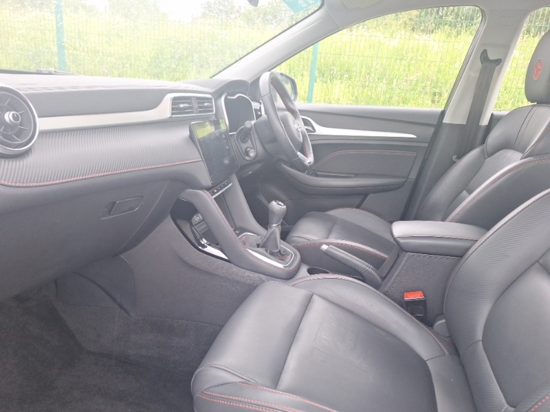 MG ZS 1.0T Gdi Exclusive Black #5