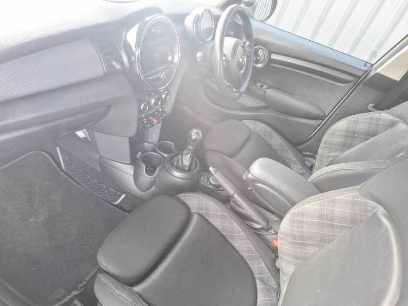 Mini Hatch 1.5 Cooper D YL67ZRF White #5