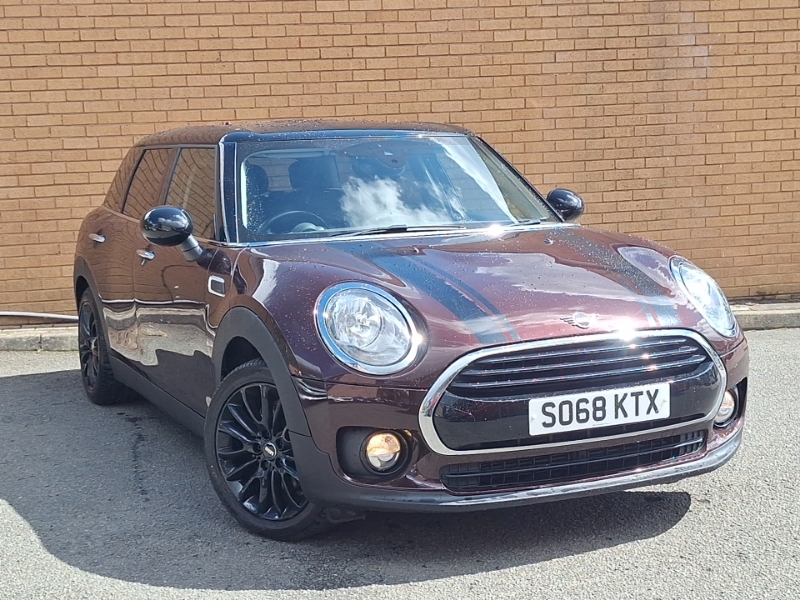 Mini Clubman 1.5 Cooper Classic 6Dr Red