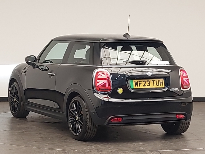 Mini Hatch 135Kw Cooper S Level 2 33Kwh Black #2