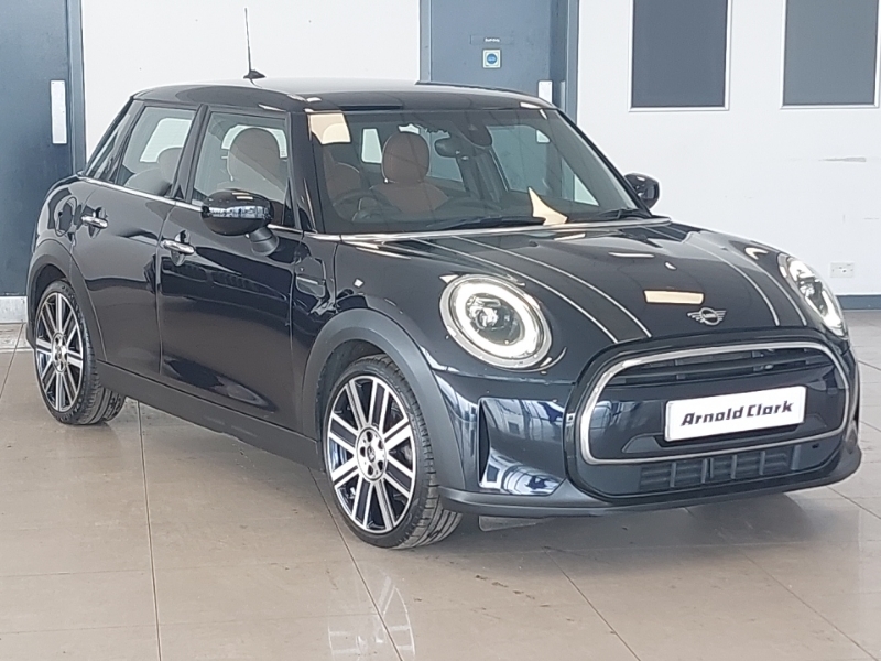 Mini Hatch 1.5 Cooper Exclusive Premium Black