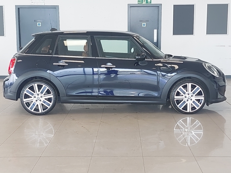 Mini Hatch 1.5 Cooper Exclusive Premium Black #3