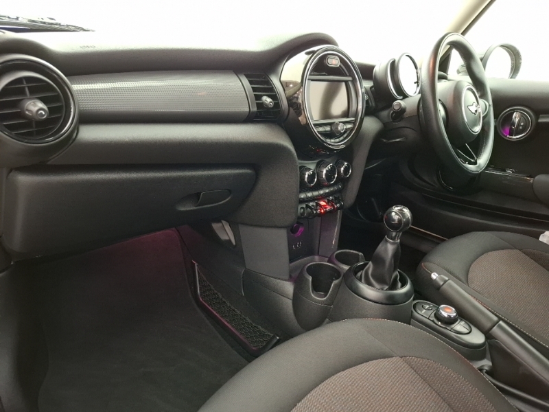 Mini Hatch 1.5 Cooper White #5