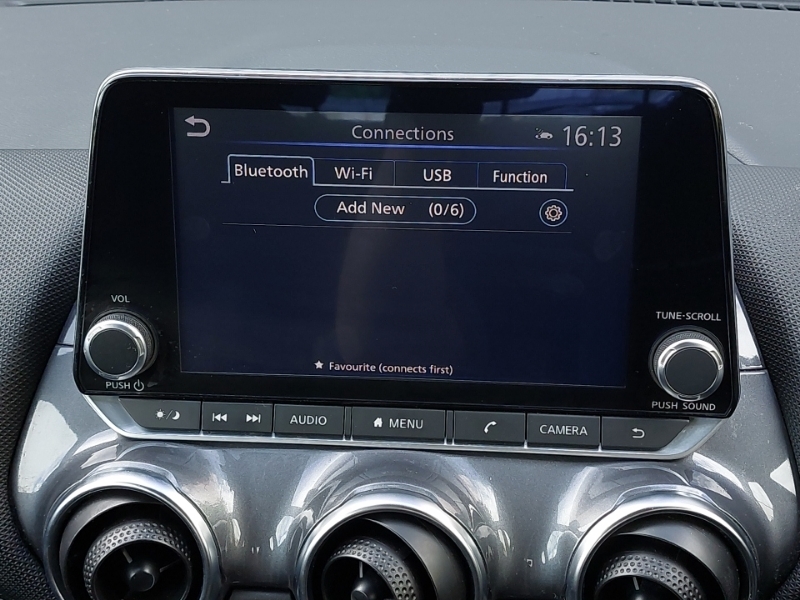 Nissan Juke Hatchback Black #10