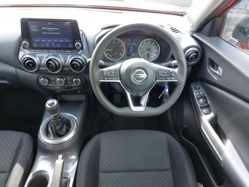 Nissan Juke Hatchback Black #8