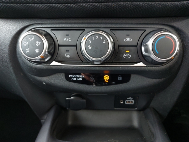 Nissan Juke Hatchback Black #15