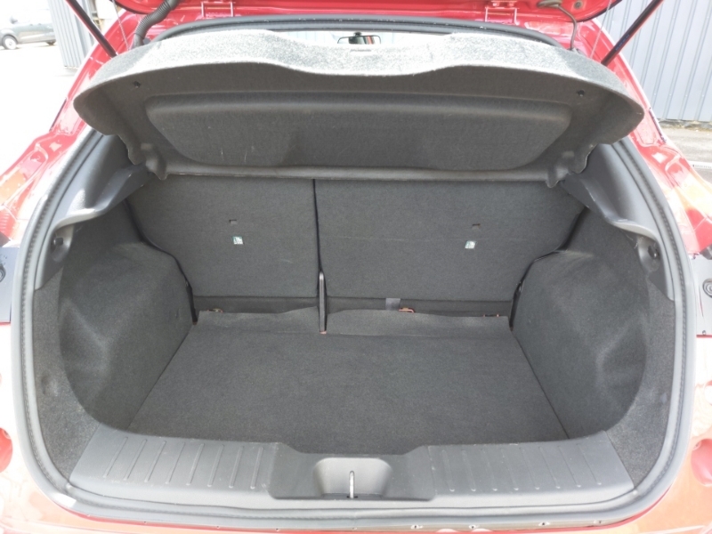 Nissan Juke Hatchback Black #18