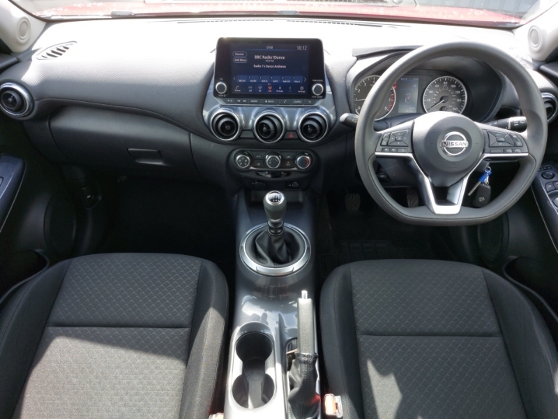 Nissan Juke Hatchback Black #3