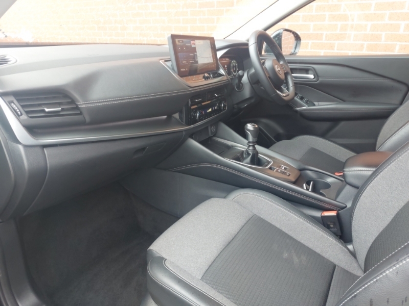 Nissan Qashqai 1.3 Dig-t Mh N-connecta DP24WLO Black #5