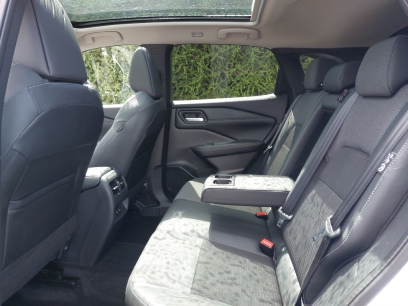 Nissan Qashqai 1.3 Dig-t Mh N-connecta Glass Roof SM25ZCK Silver #6