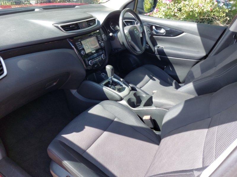 Nissan Qashqai 1.6 Dci N-tec Xtronic Red #5