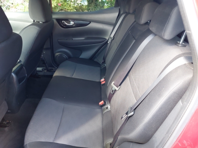 Nissan Qashqai 1.6 Dci N-tec Xtronic Red #6