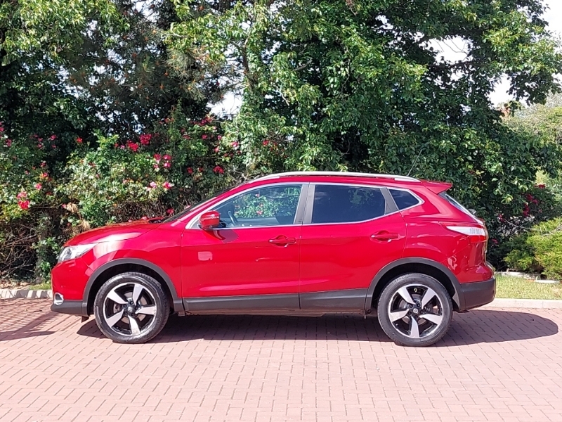 Nissan Qashqai 1.6 Dci N-tec Xtronic Red #4
