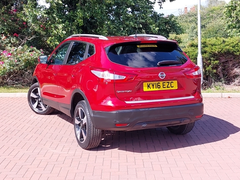 Nissan Qashqai 1.6 Dci N-tec Xtronic Red #2