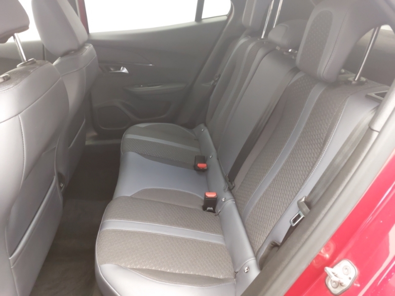 Peugeot 2008 1.2 Puretech Allure Premium Red #6