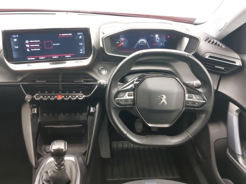 Peugeot 2008 1.2 Puretech Allure Premium Red #3