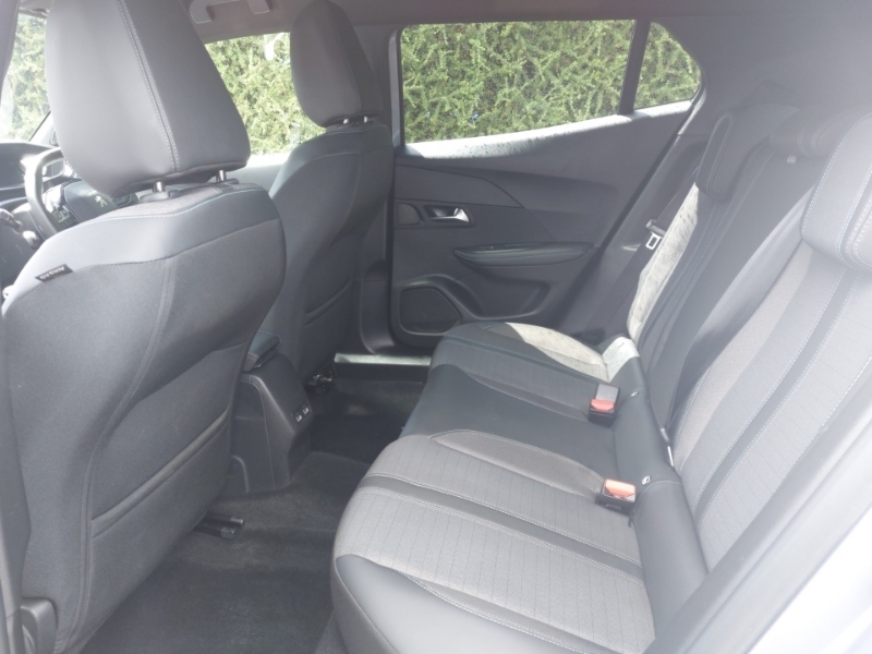 Peugeot 2008 1.2 Puretech Allure Premium Grey #6