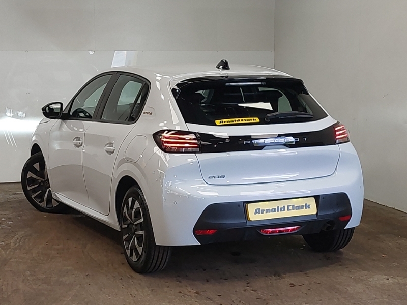 Peugeot 208 1.2 Puretech 100 Style White #2
