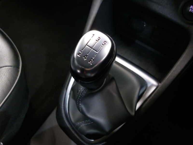 Renault Captur 0.9 Tce 90 Play Black #15