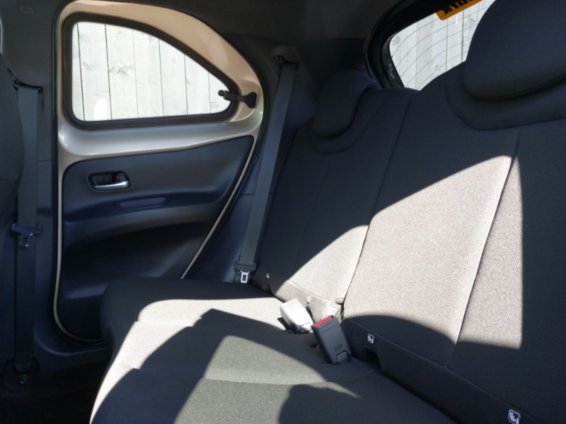 Toyota Aygo X 1.0 Vvt-i Edge Beige #6