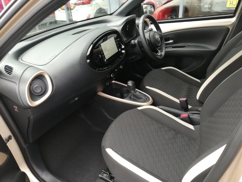 Toyota Aygo X 1.0 Vvt-i Edge Beige #5