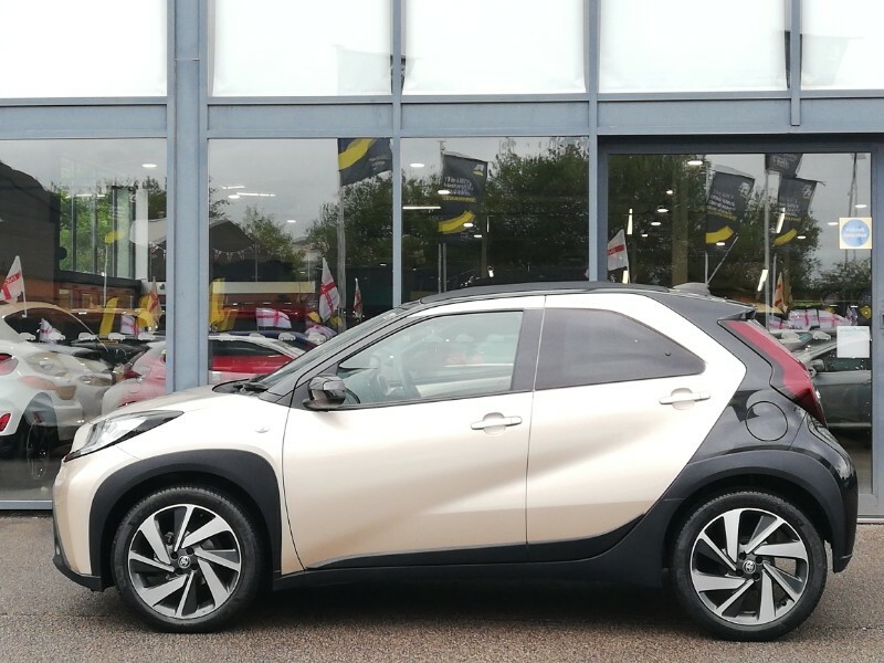 Toyota Aygo X 1.0 Vvt-i Edge Beige #4