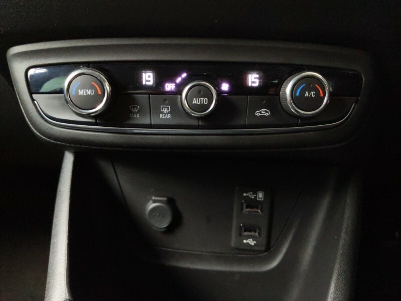 Vauxhall Crossland X Hatchback Blue #14