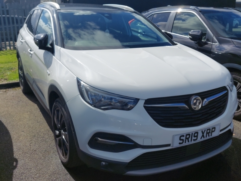 Vauxhall Grandland X 1.2 Turbo Design Line White