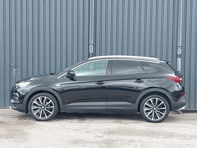 Vauxhall Grandland X 1.6 Hybrid4 300 Business Ed Nav Premium Black #4
