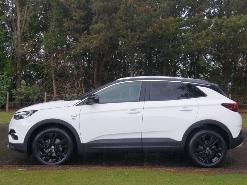 Vauxhall Grandland X 1.2 Turbo Griffin Edition White #4