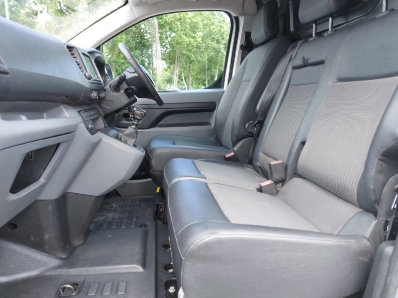 Vauxhall Vivaro 2700 1.5D 100Ps Sportive H1 Van White #5