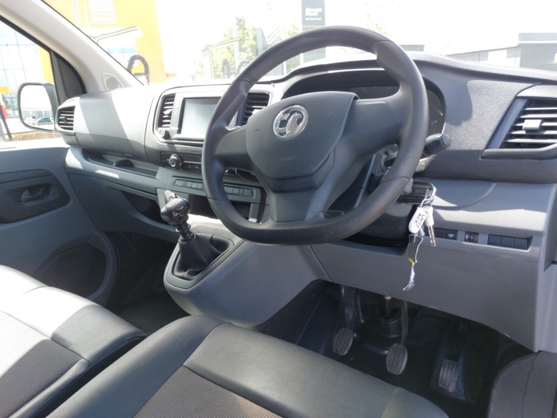Vauxhall Vivaro 2700 1.5D 100Ps Sportive H1 Van White #3