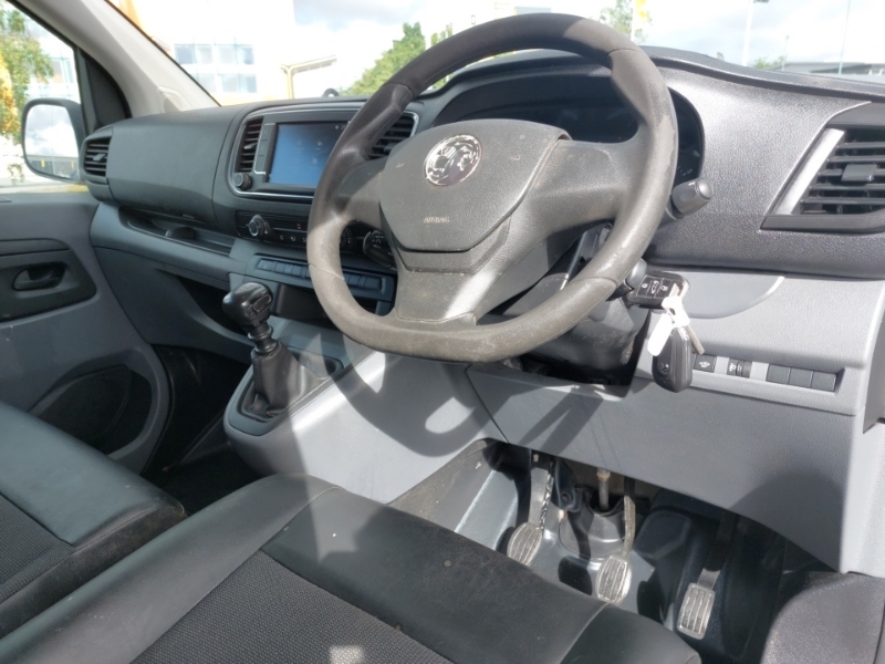 Vauxhall Vivaro 2900 1.5D 100Ps Dynamic H1 Van White #3