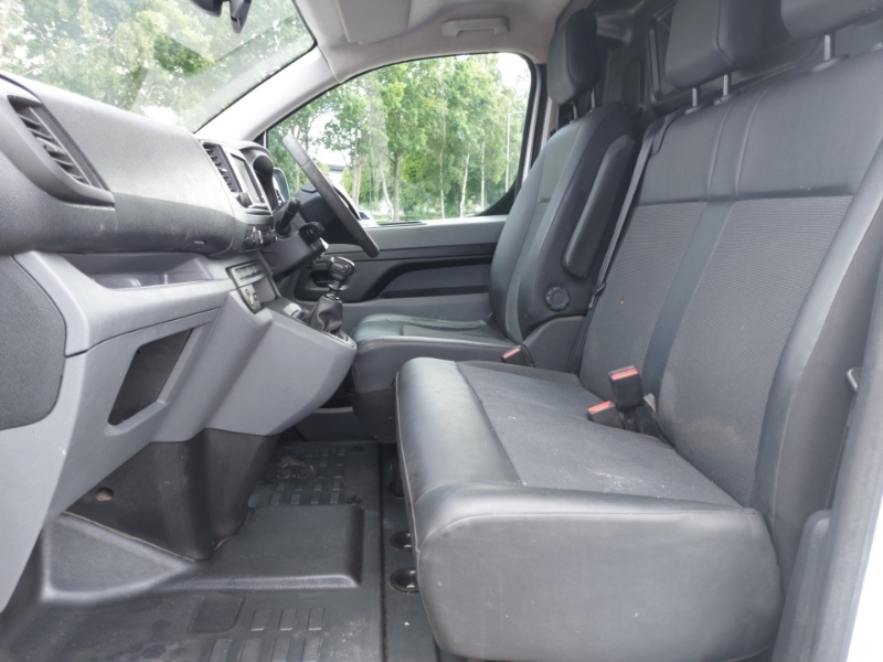 Vauxhall Vivaro 2900 1.5D 100Ps Dynamic H1 Van White #5
