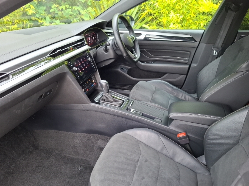 Volkswagen Arteon 2.0 Tdi 200 R-line Dsg Black #5