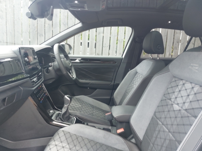 Volkswagen T-Roc 1.5 Tsi Black Edition Plus White #5