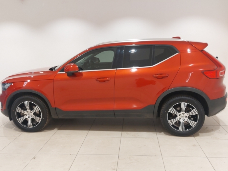 Volvo XC40 2.0 B4p Inscription Red #4