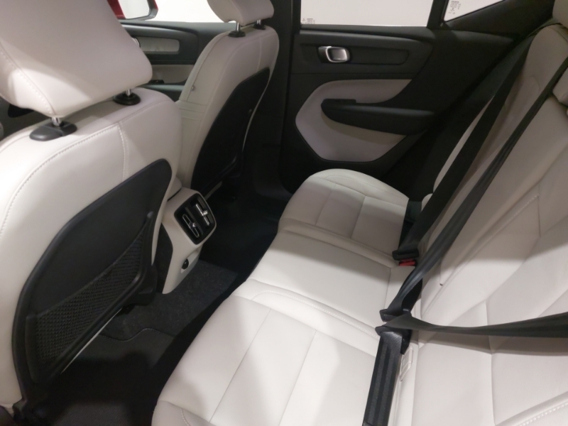 Volvo XC40 2.0 B4p Inscription Red #6